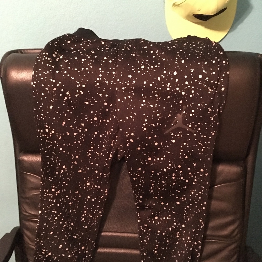 Air Jordan 23 Speckle-Print Therma Pants, Big Boys - Picture 3 of 4